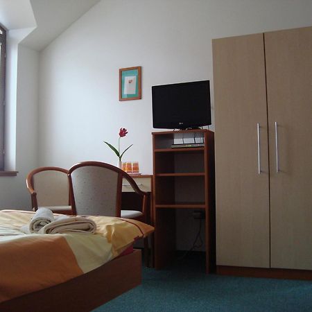 Hotel u Kapra Lázně Bělohrad Buitenkant foto