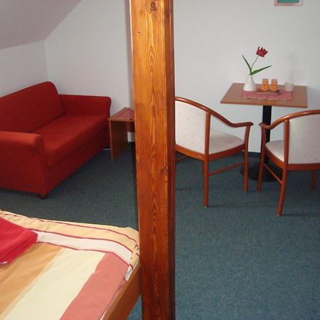 Hotel u Kapra Lázně Bělohrad Buitenkant foto